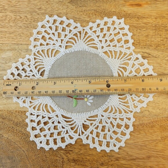 Vintage Handmade Linen OrnateCrocheted Edges Set Of 6 Tablecloth - Picture 6 of 6